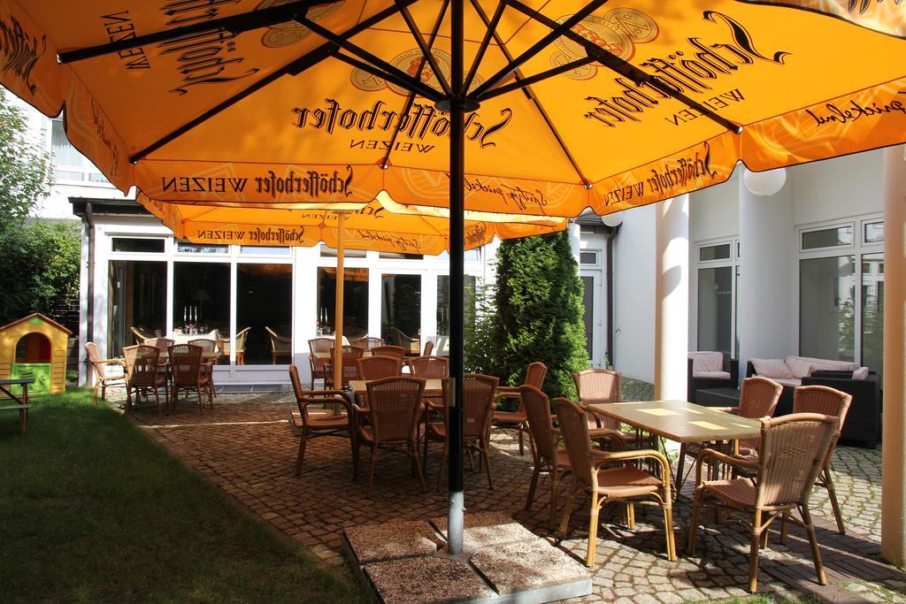 Relexa Hotel Bad Salzdetfurth Bagian luar foto