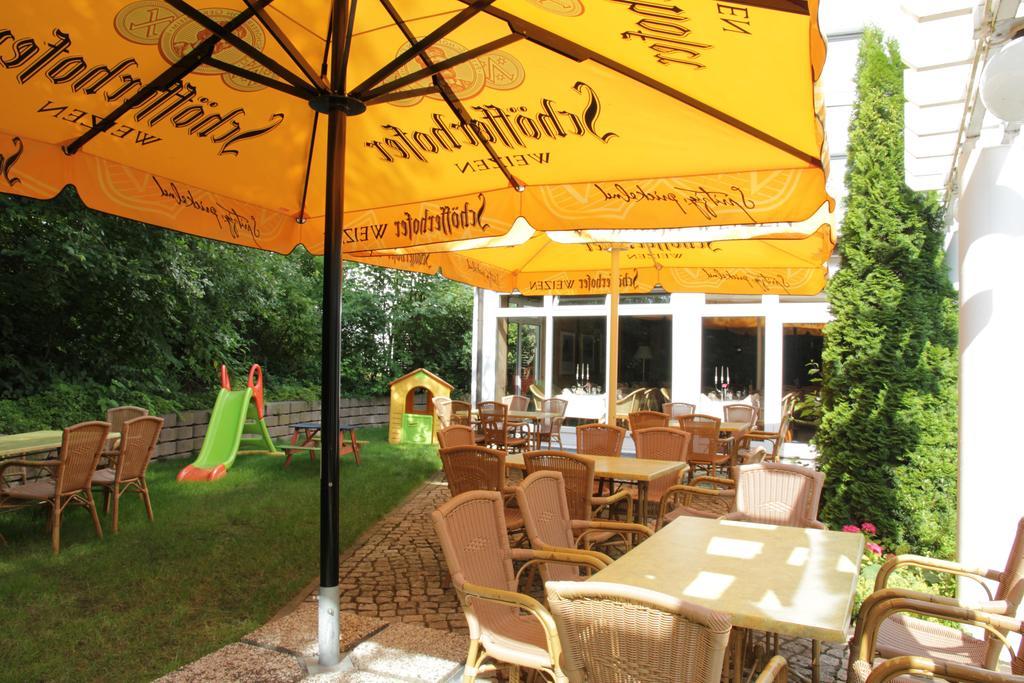Relexa Hotel Bad Salzdetfurth Bagian luar foto