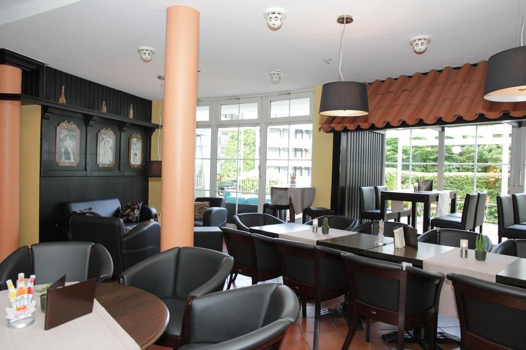 Relexa Hotel Bad Salzdetfurth Bagian luar foto